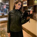 Hand Mount - Image 8